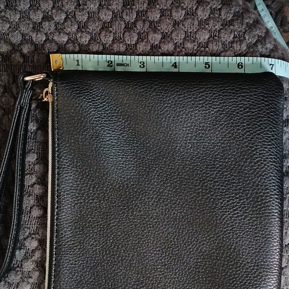 Mathew+Julian wristlet black ♥️ - Picture 4 of 7